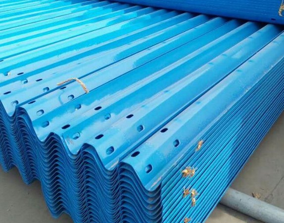 噴塑護欄板 	 噴塑護欄板